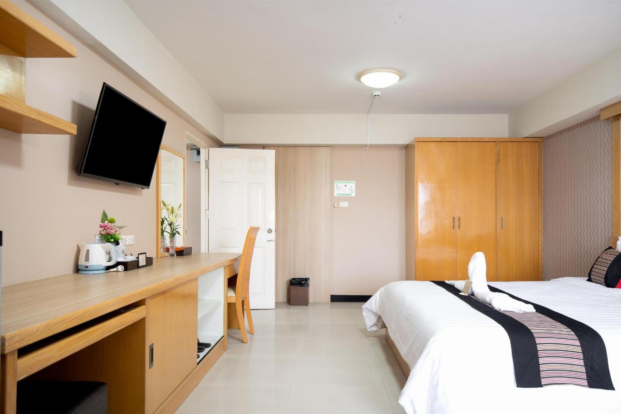 P-Park Hotel Bangkok Exterior photo