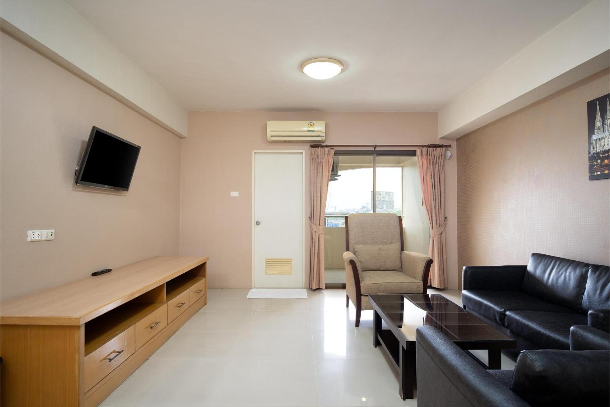 P-Park Hotel Bangkok Exterior photo