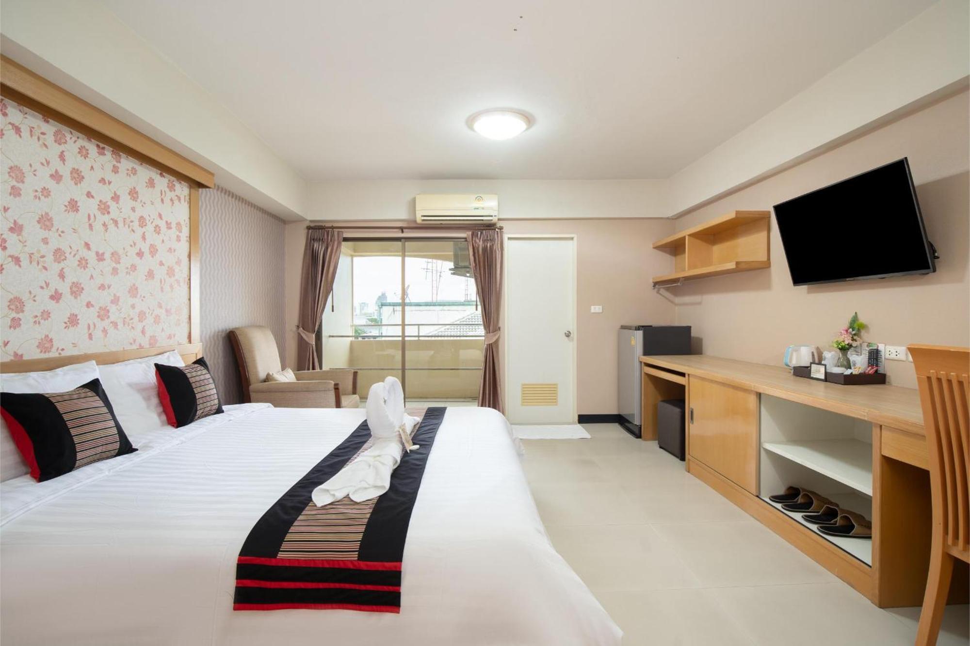 P-Park Hotel Bangkok Exterior photo