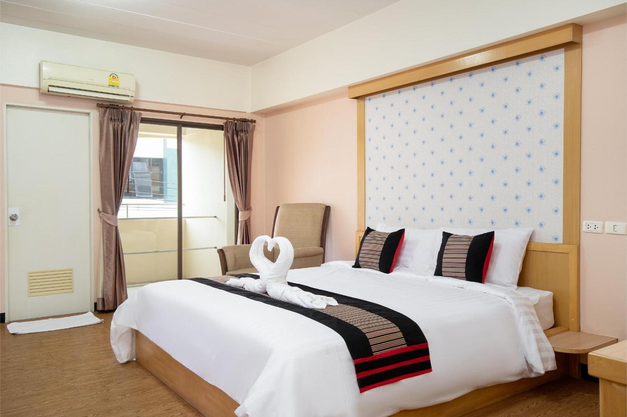 P-Park Hotel Bangkok Exterior photo