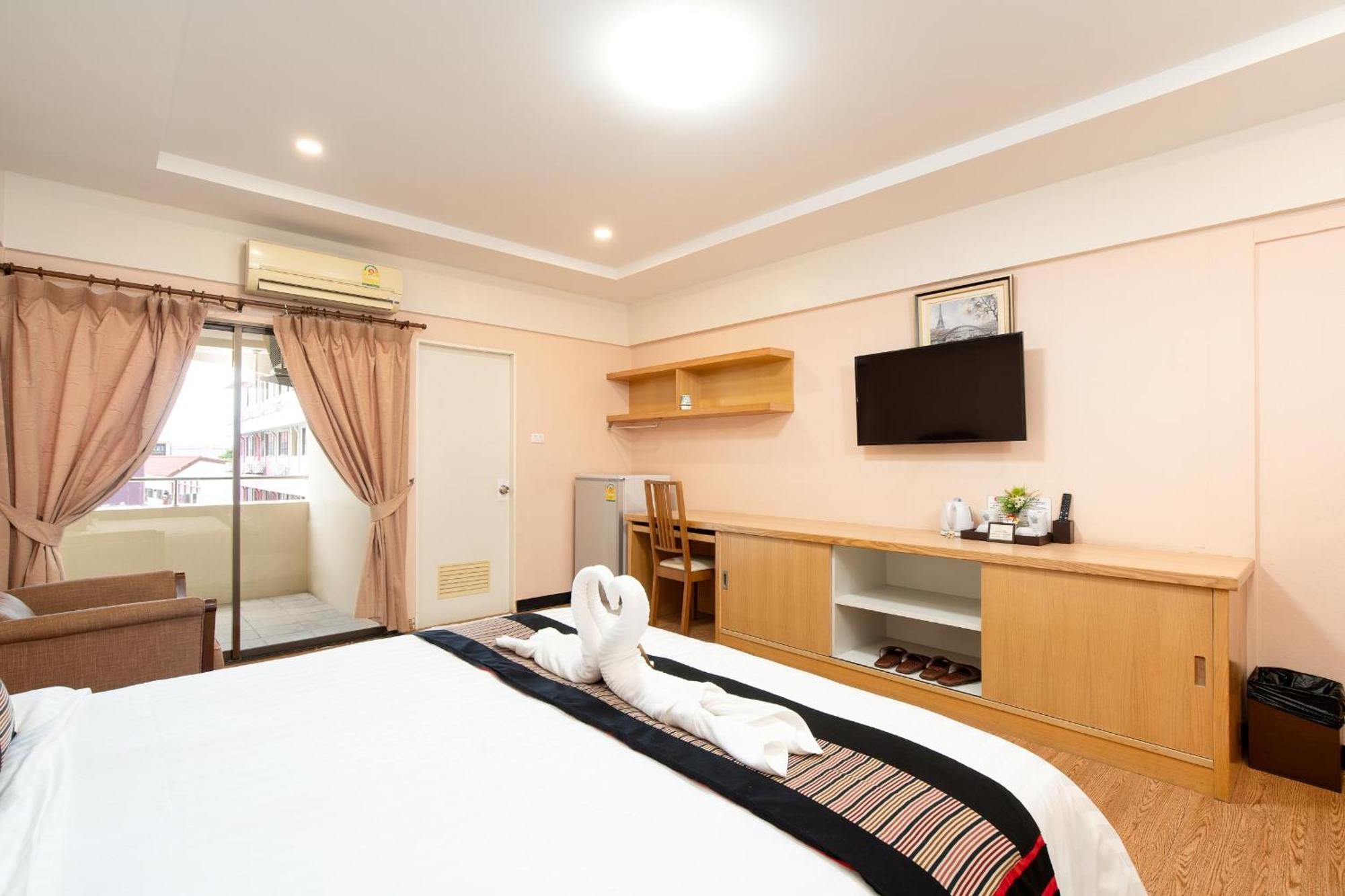 P-Park Hotel Bangkok Exterior photo