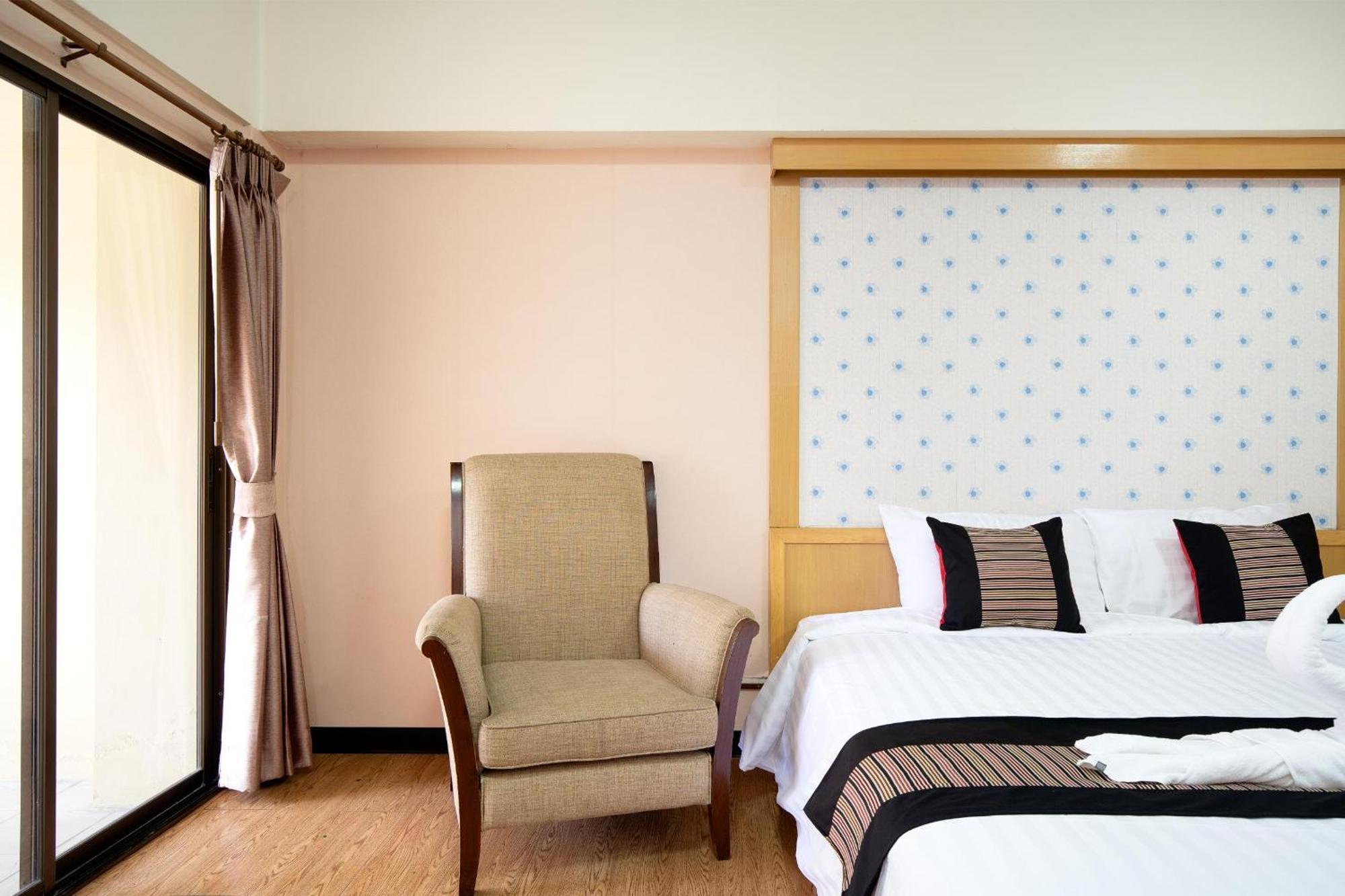 P-Park Hotel Bangkok Exterior photo