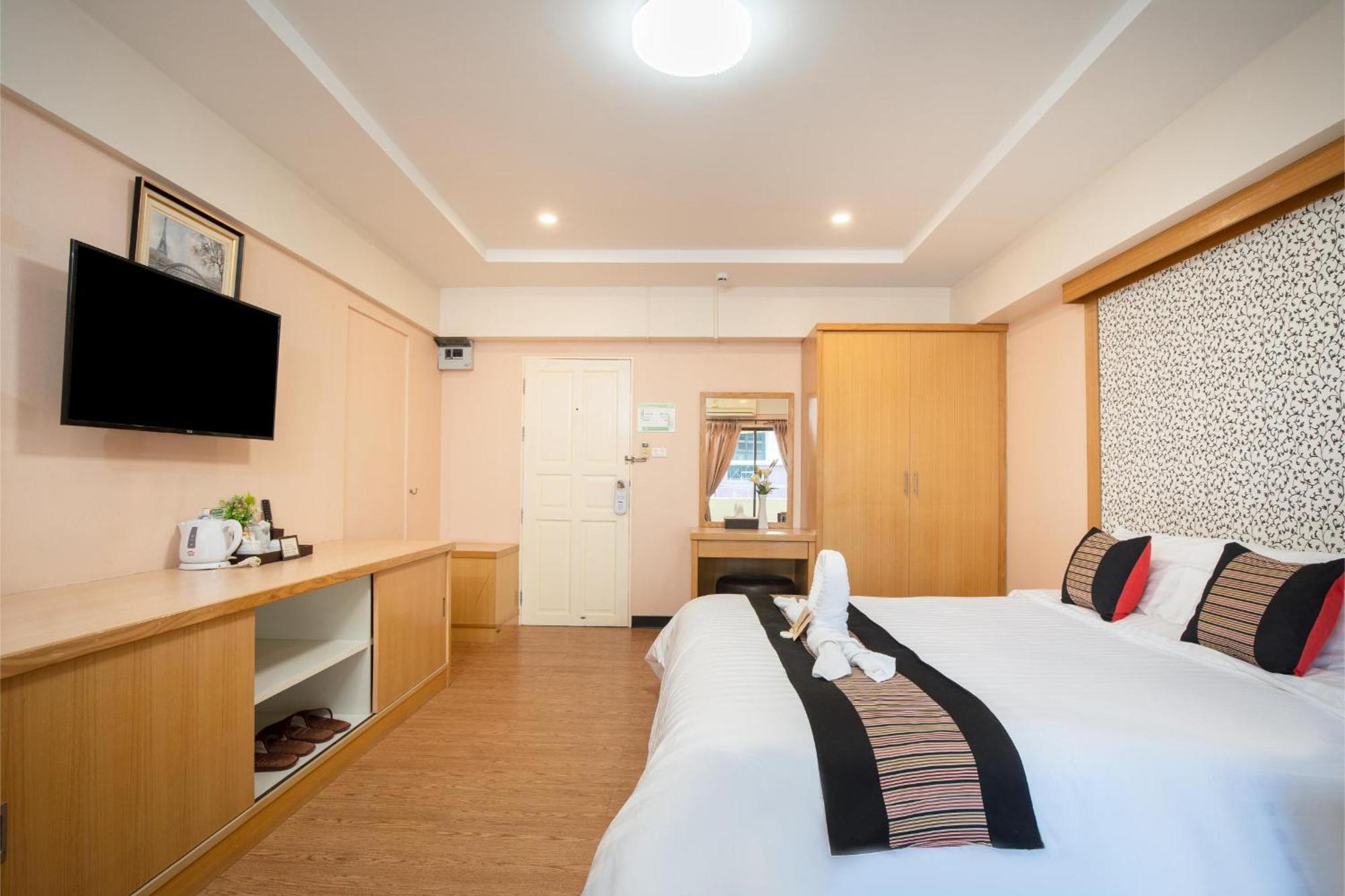 P-Park Hotel Bangkok Exterior photo