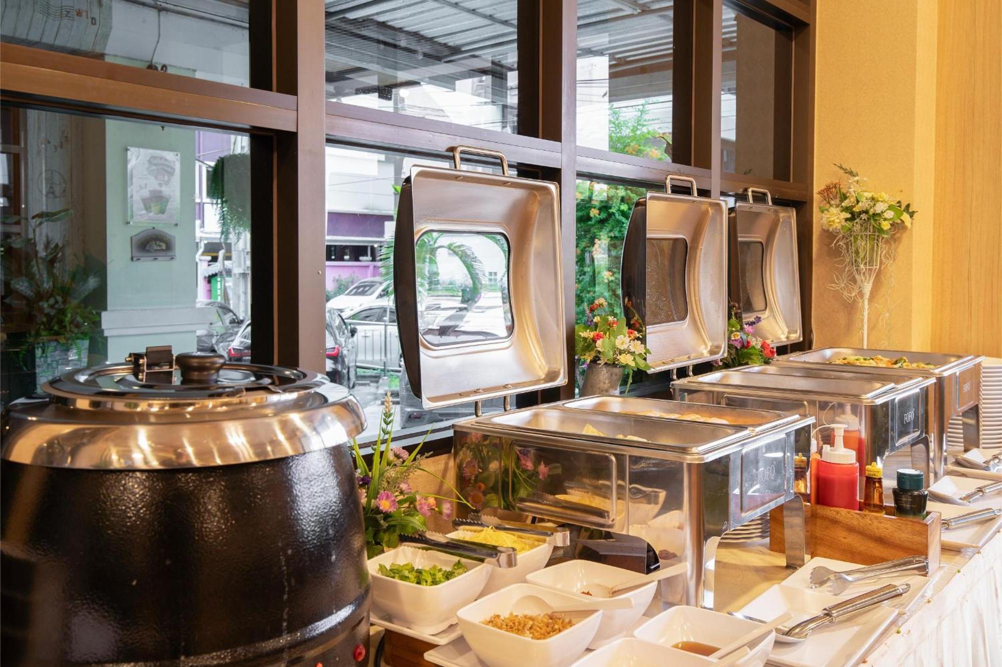 P-Park Hotel Bangkok Exterior photo