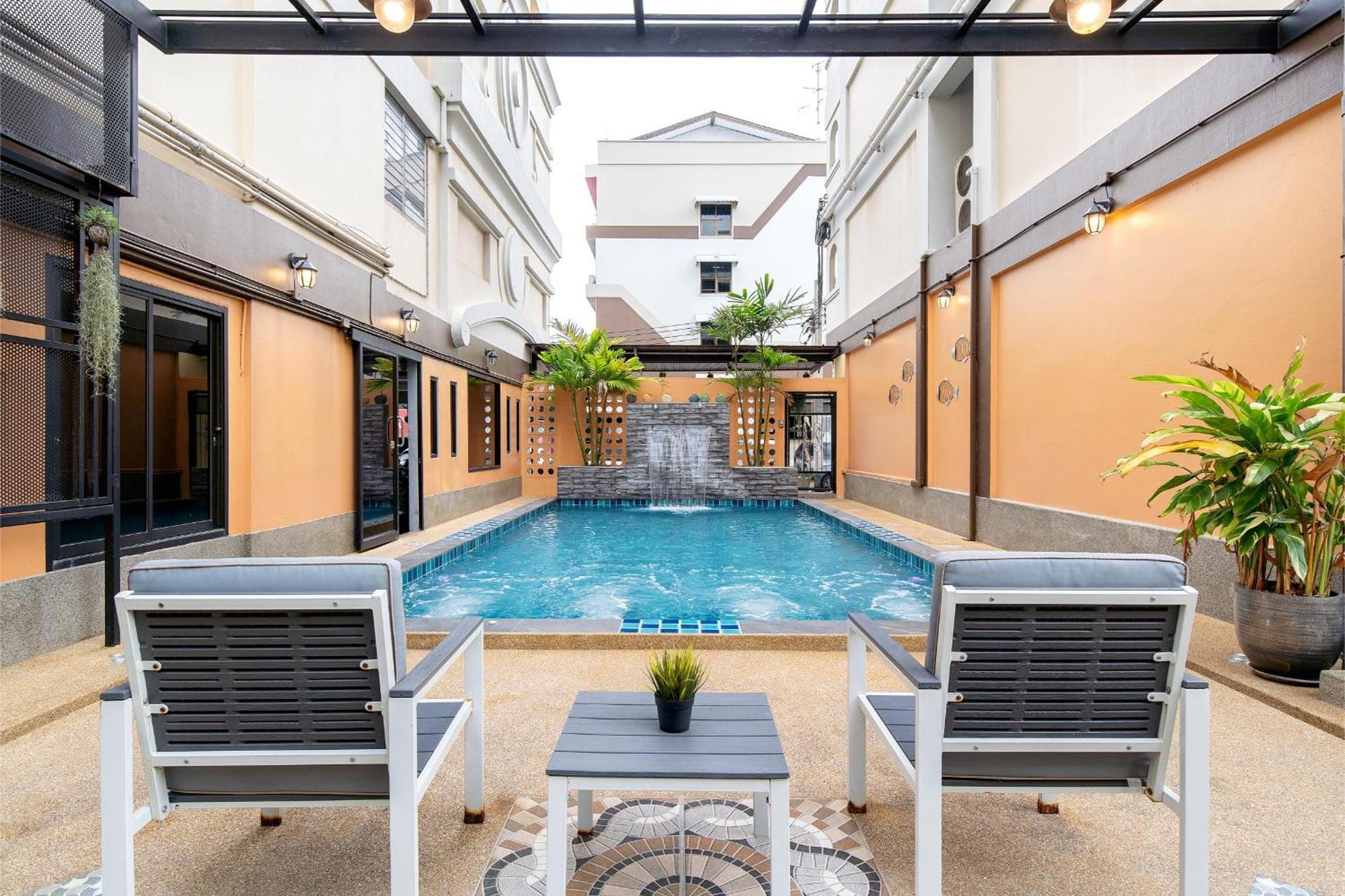 P-Park Hotel Bangkok Exterior photo